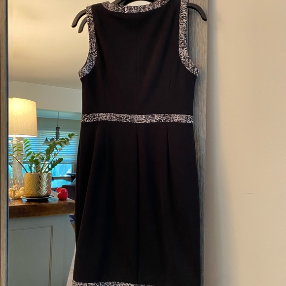 Karl Lagerfeld Paris, 6, front zip tweed shirt dress, front pockets, stunning!! - Picture 7 of 7